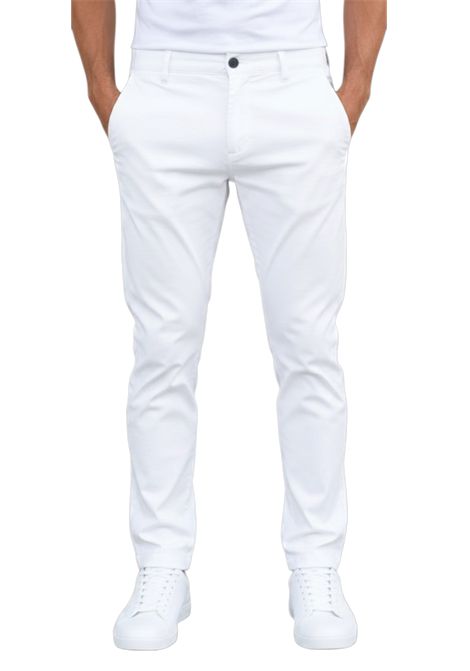Pantalone Peuterey Free Old 05  Chino Slim Fit in Gabardina di Cotone Stretch PEUTEREY | Pantaloni | PI.27469901051900190